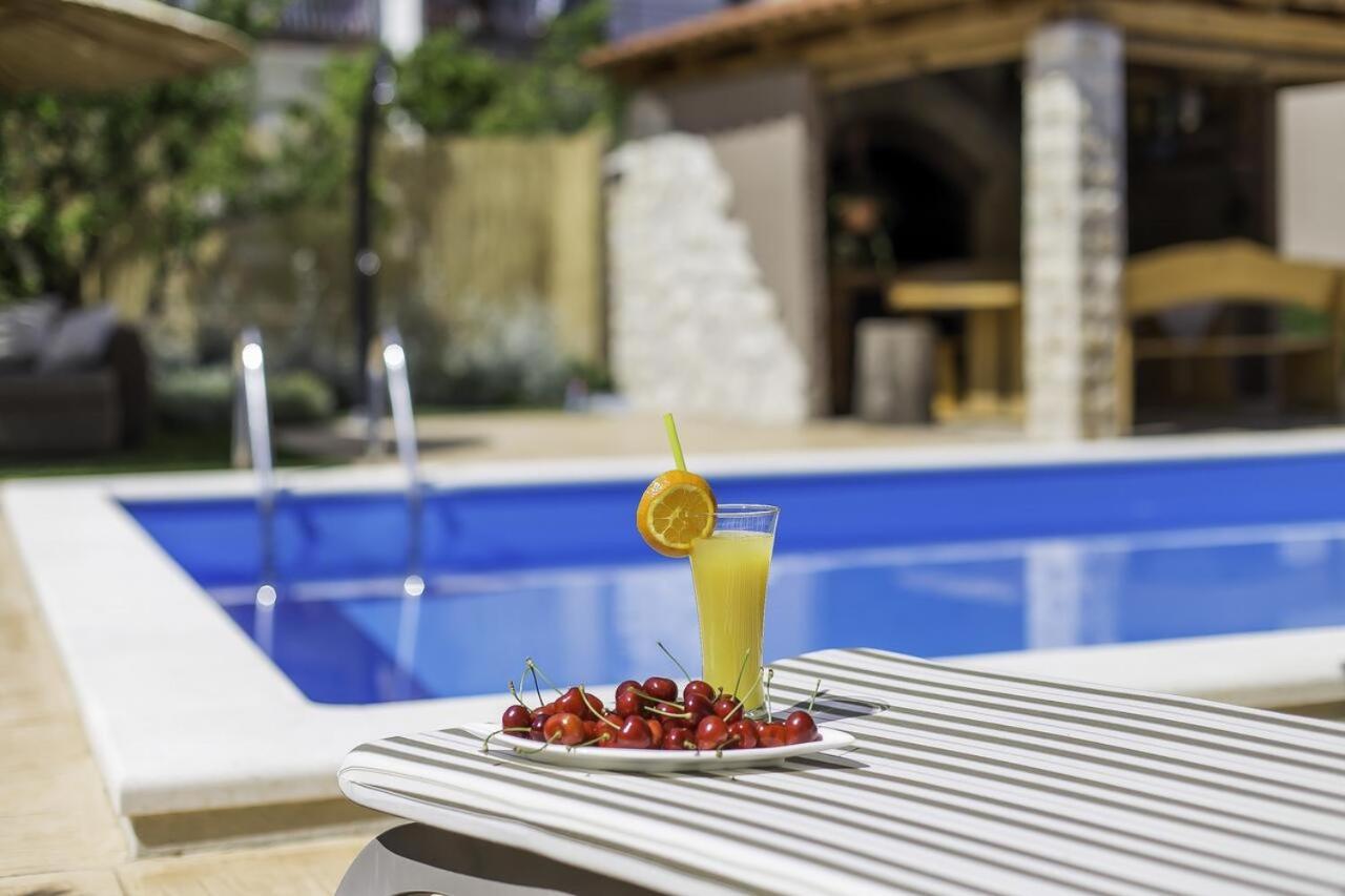 Villa Barbara Kastela Bagian luar foto